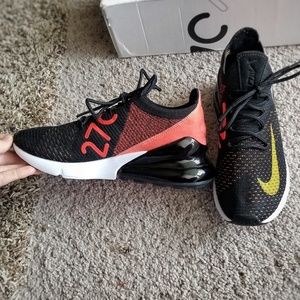 Nike Air Max 270 Flyknit- Never worn